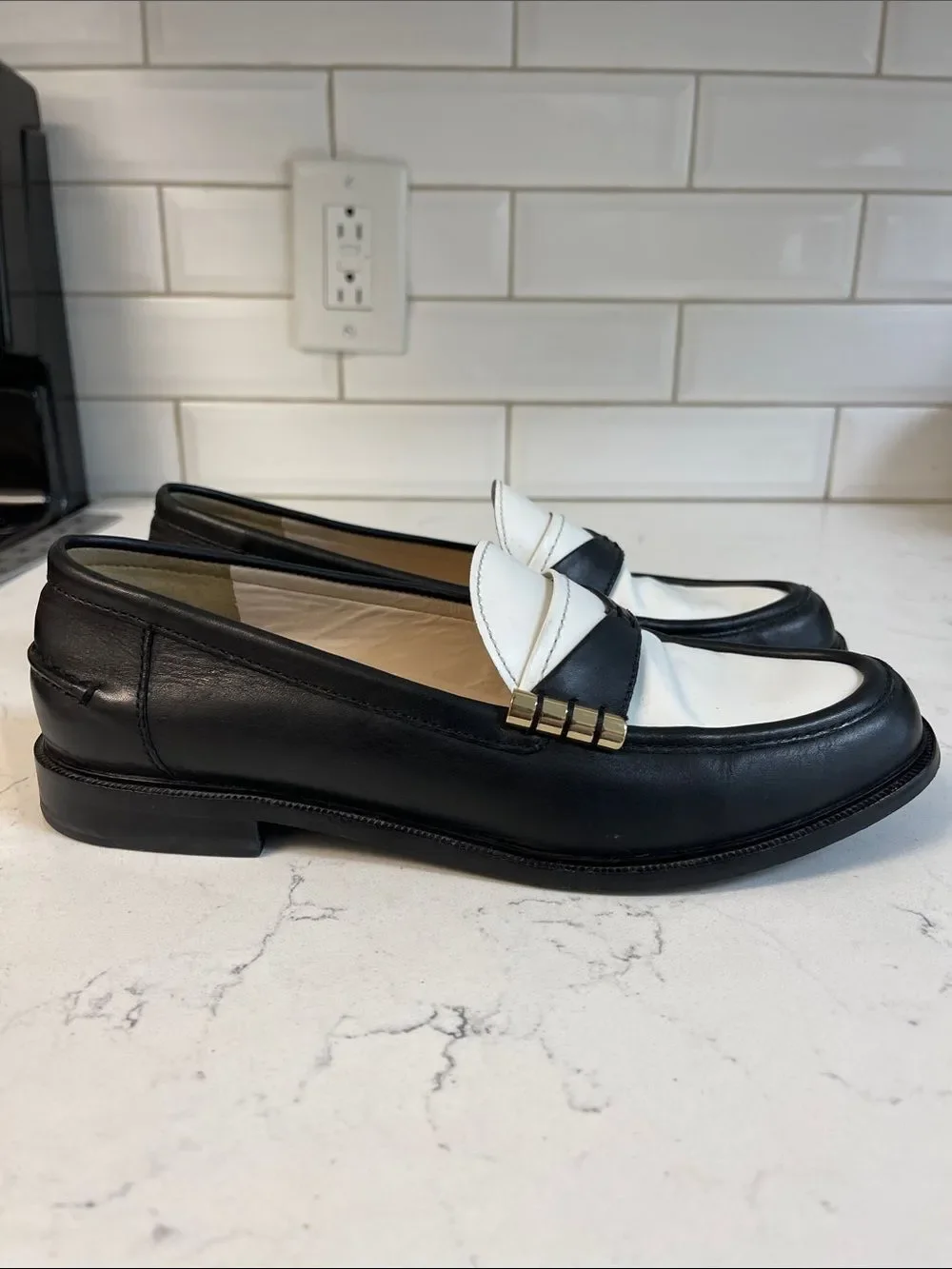 Cole Haan Women's Black and White Leather Loafers W0354 Size 7 1/2 Women’s